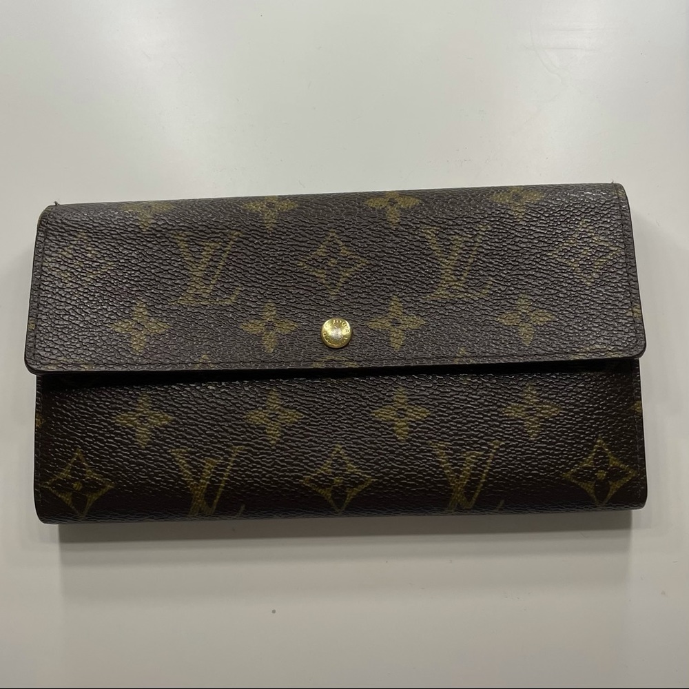 Authentic Louis Vuitton monogrammed wallet!!